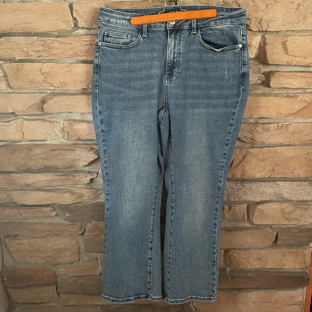 16w Judy Blue Midrise Demi Crop Bootcut